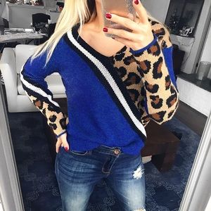 🐆🖤 NICCOLAI MADE IN ITALY BLUE BLACK ABSTRACT LEOPARD PRINT V-NECK SWEATER!